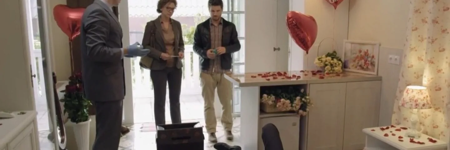 Кадр из 1 серии 1 сезона