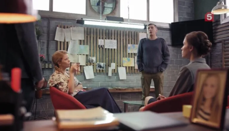 Момент из 12 серии 1 сезона