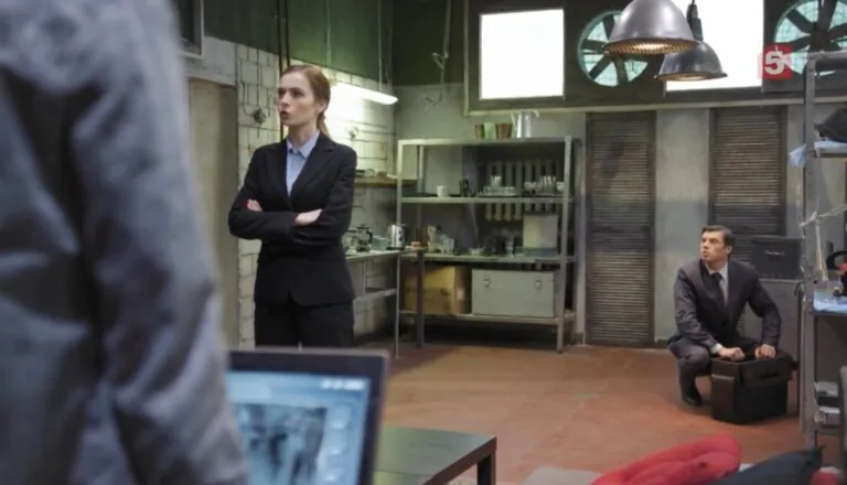 Момент из 14 серии 1 сезона