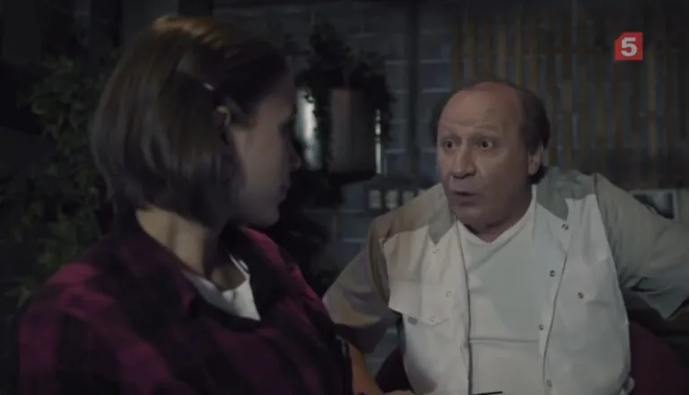 Момент из 6 серии 2 сезона