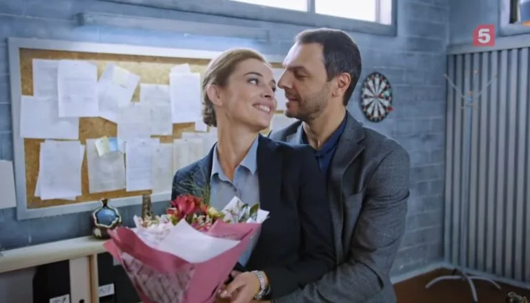 Момент из 8 серии 2 сезона