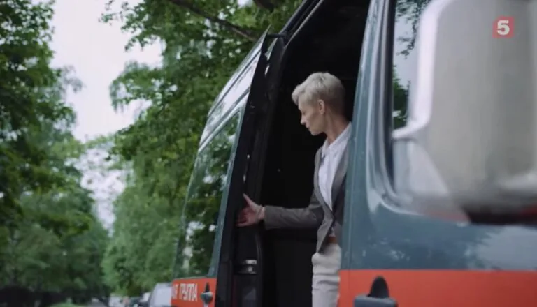 Момент из 11 серии 3 сезона