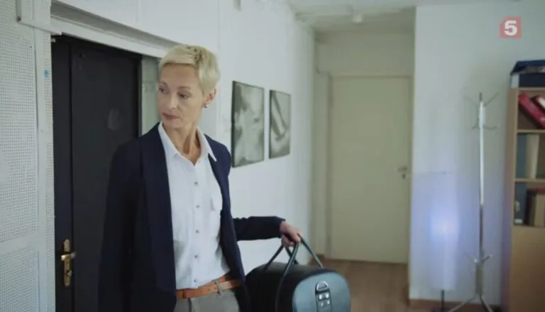 Момент из 23 серии 3 сезона