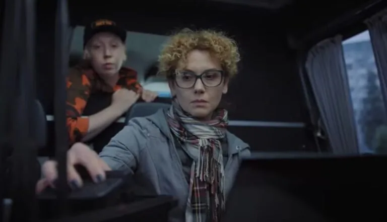 Момент из 33 серии 3 сезона