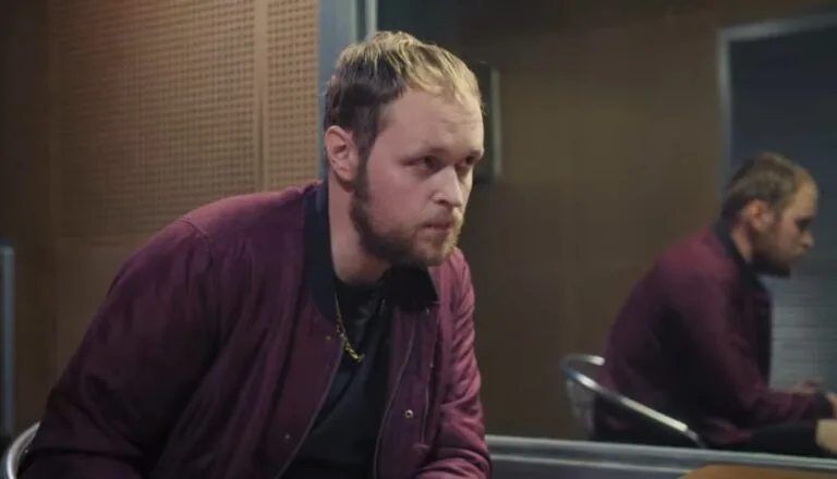 Момент из 35 серии 3 сезона