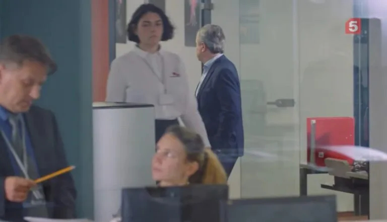 Момент из 36 серии 3 сезона