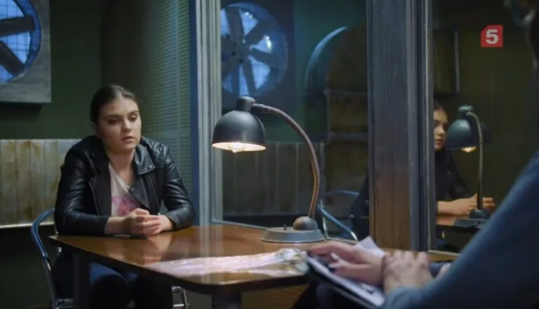 Момент из 38 серии 3 сезона