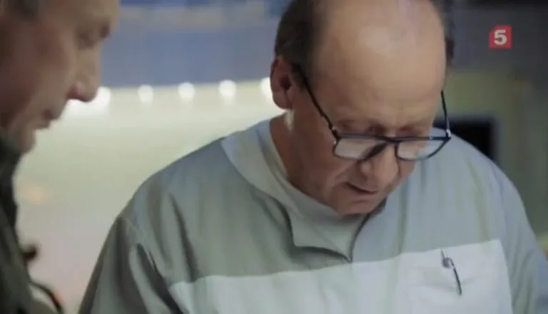 Момент из 39 серии 3 сезона