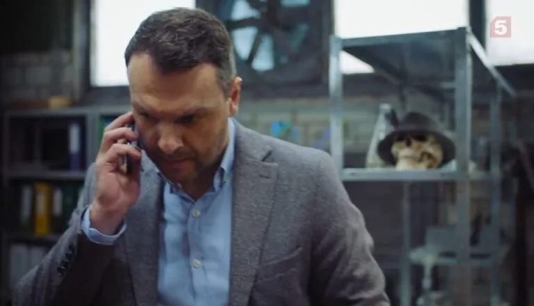 Момент из 6 серии 3 сезона