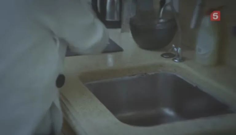 Момент из 28 серии 4 сезона