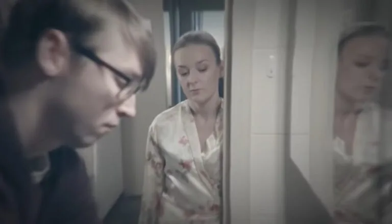 Момент из 8 серии 4 сезона