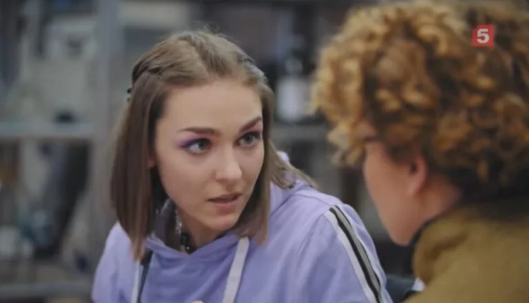 Момент из 9 серии 4 сезона