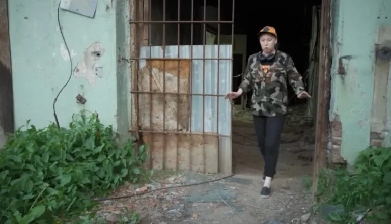 Момент из 10 серии 6 сезона