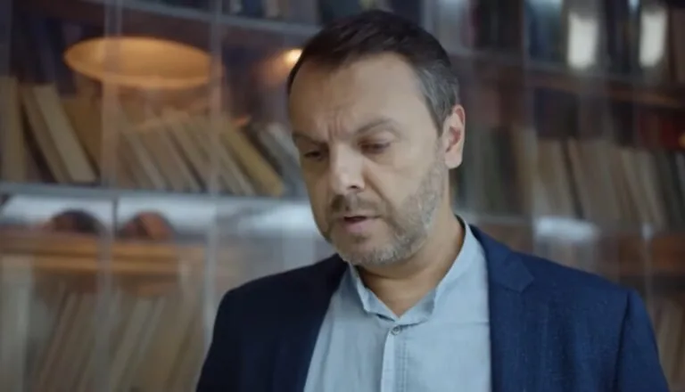 Картинка к «6 сезон 100 серия»