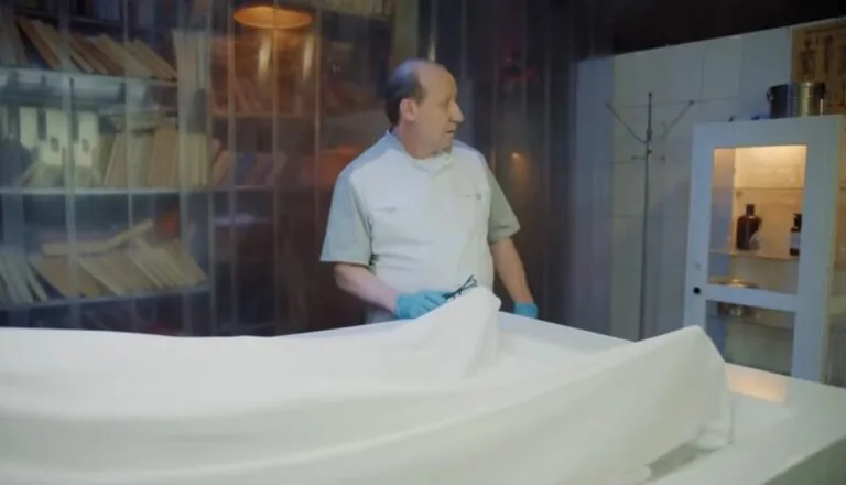 Момент из 2 серии 6 сезона